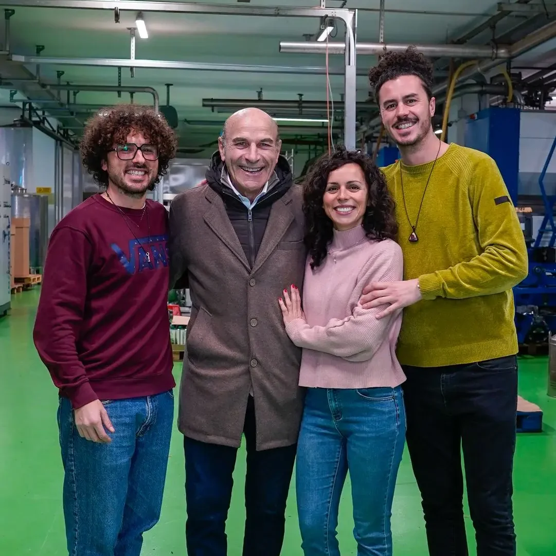 La famiglia Perilli nel frantoio di Terlizzi